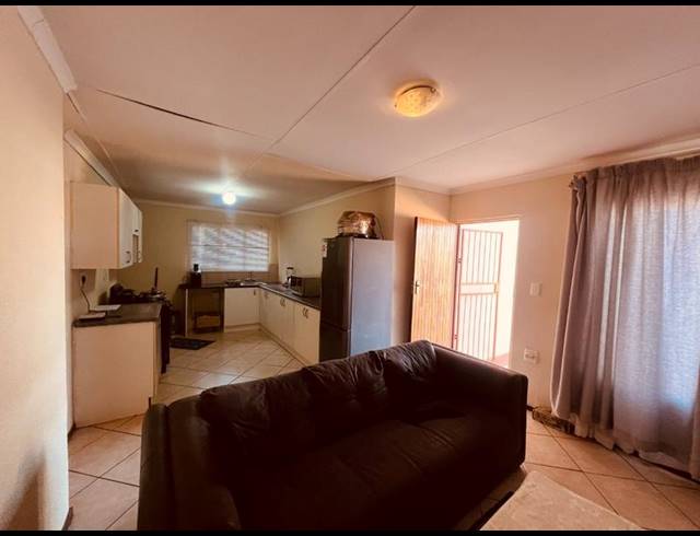 3 BEDROOM HOUSE FOR SALE IN THE ORCHARDS